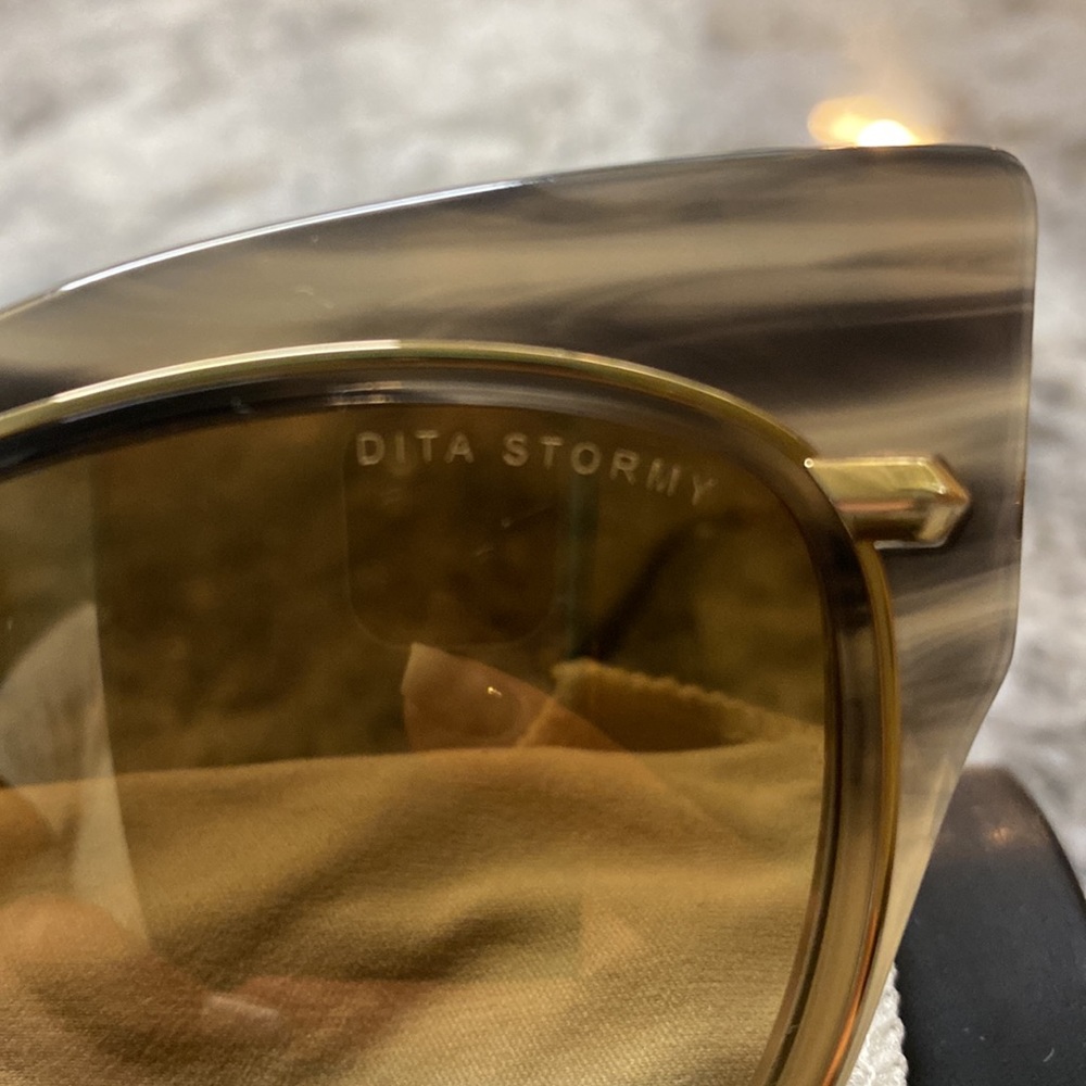 Dita Stormy Women’s Sunglasses - Picture 2 of 12